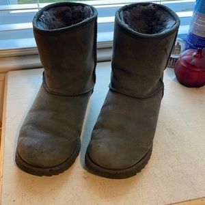 Ugg Kids Classic Short II Waterproof Boot (Grey) big kid size 5